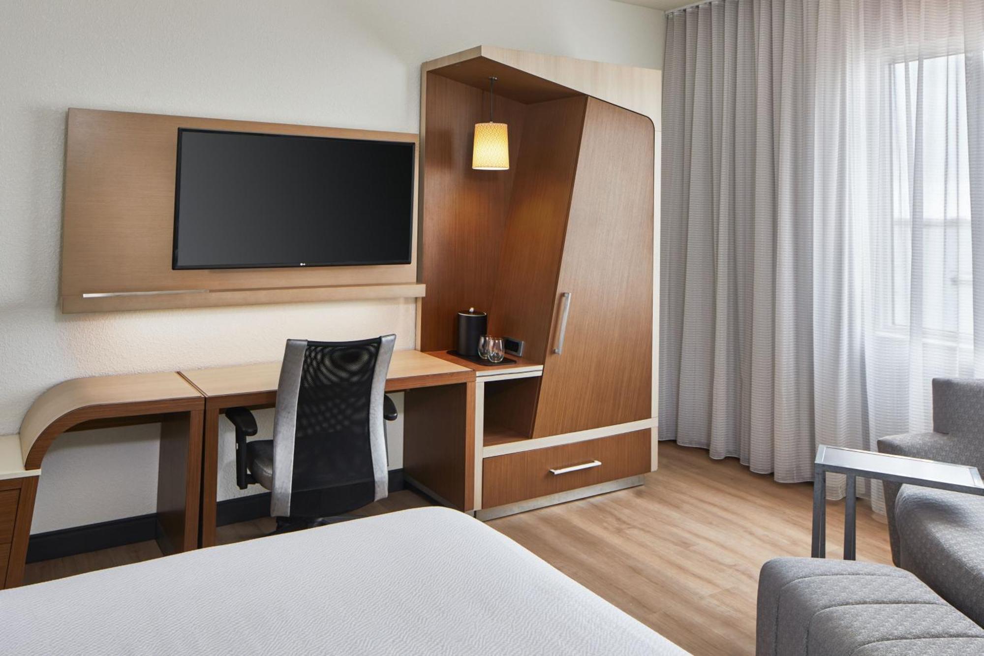 คอร์ตยาร์ด เซนต์ปีเตอร์สเบิร์ก เคลียร์วอเตอร์/มาเดราบีช Hotel ภายนอก รูปภาพ